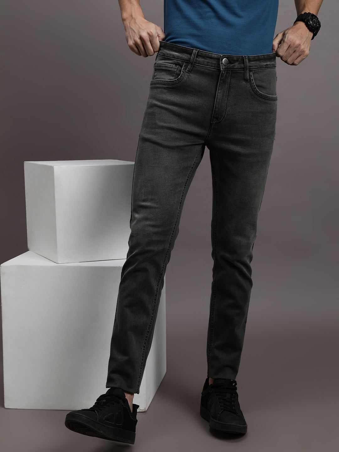 PREMIUM SUSTAINABLE WASHED BLACK JEANS