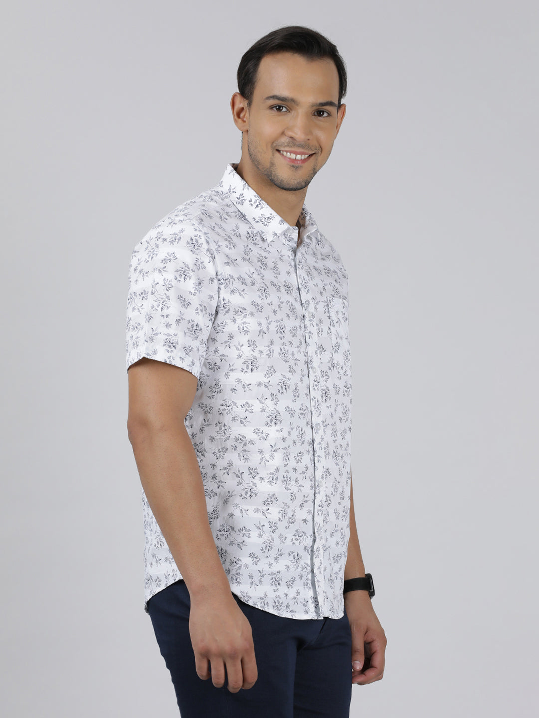 Casual White Half Sleeve Regular Fit Print Shirt with Collar for Men