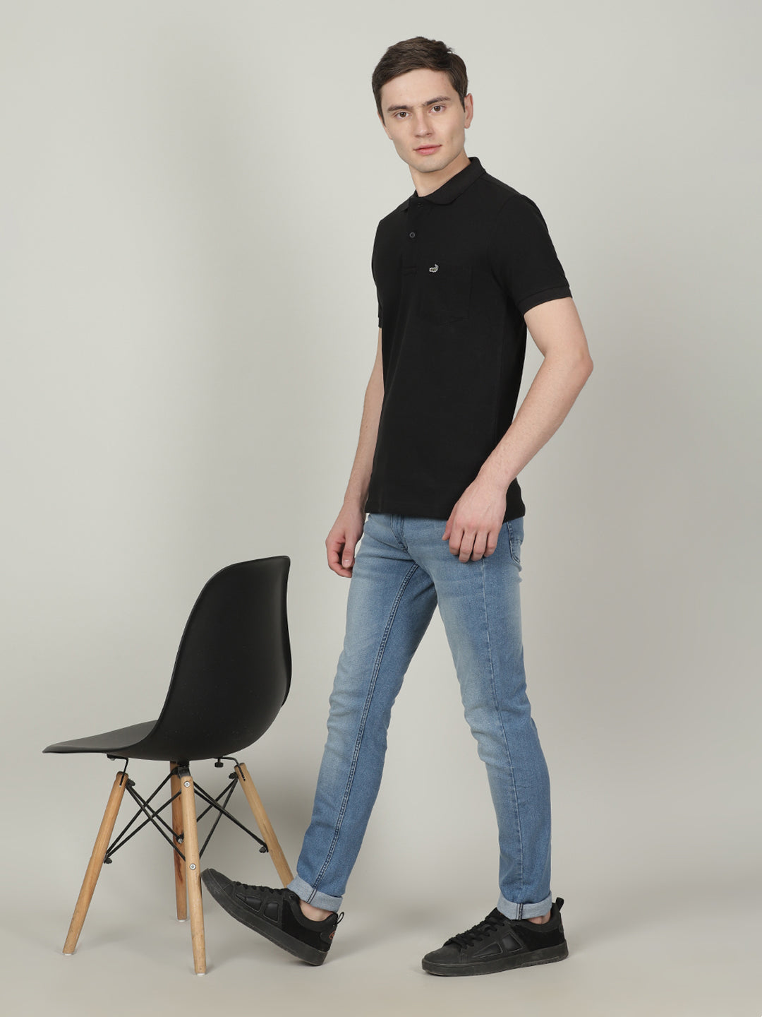 Men's Solid Half Sleeve Slim Fit T-Shirt - Black
